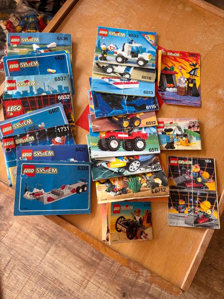 Grote partij LEGO met boekjes en kist, inclusief rails, Kinderen en Baby's, Speelgoed | Duplo en Lego, Gebruikt, Lego, Losse stenen