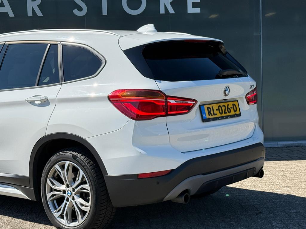BMW X1 sDrive20i Corporate Lease High Executive, Auto's, BMW, 1998 cc, Euro 6, Wit, Bedrijf