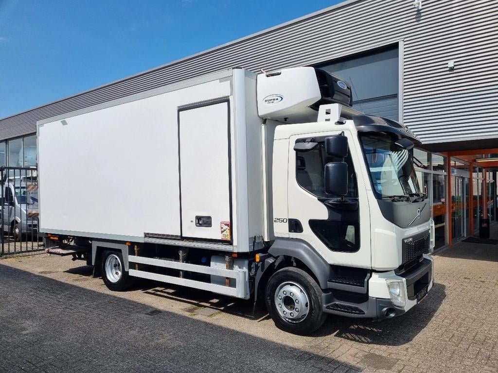 Volvo FL 250 Carrier 750MT ATP Zwischenwand LBW Euro 6, Auto's, Automaat, Euro 6, Wit, Bedrijf
