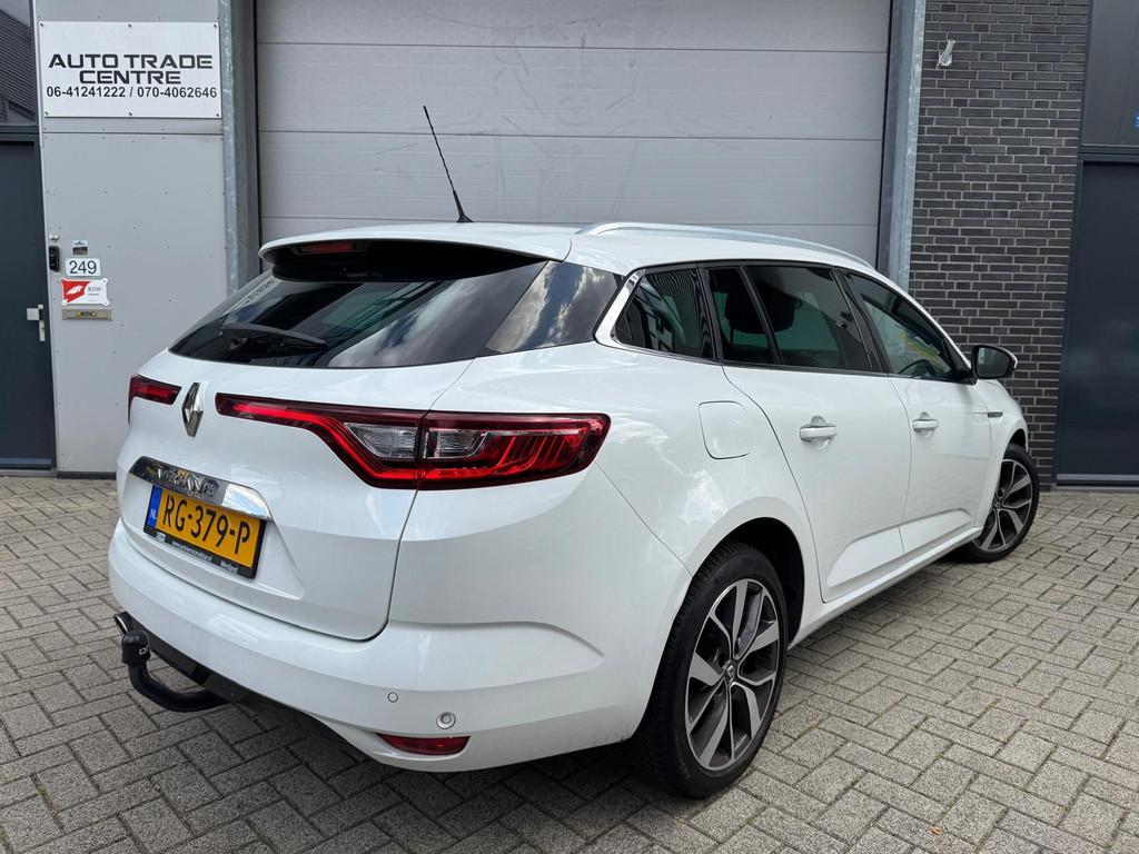 Renault Mégane Estate 1.2 TCe Bose [Camera|Keyless|Dodehoek, Voorwielaandrijving, Gebruikt, 4 cilinders, Leder en Stof