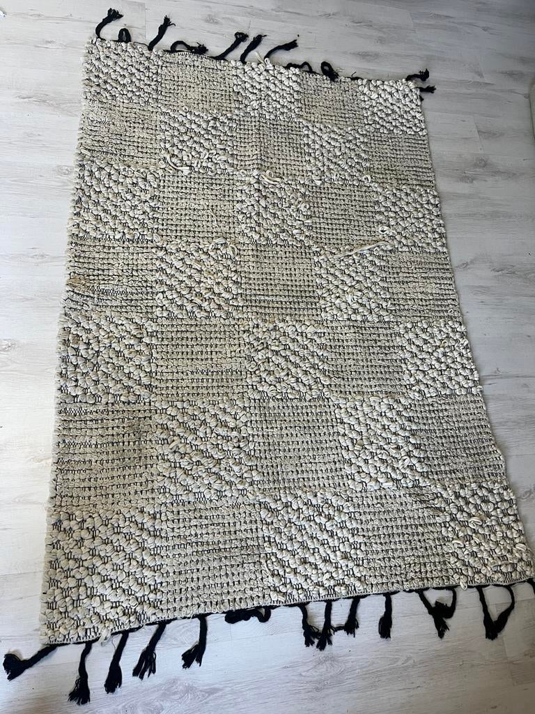 Leuk vloerkleed beige met zwart 180x125cm, Ophalen, Gebruikt, Beige, 150 tot 200 cm