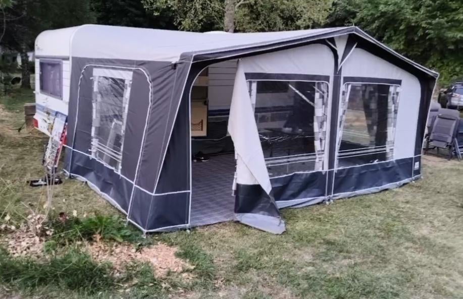 hobby 12 Excellent caravan, bj: 1997, inclusief inventaris, Caravans en Kamperen, Caravans, Kachel, Rondzit, Hobby, Particulier