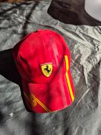 Ferrari F1 Carlos Sainz 55 Pet - Rood, Ophalen of Verzenden, Zo goed als nieuw, Pet
