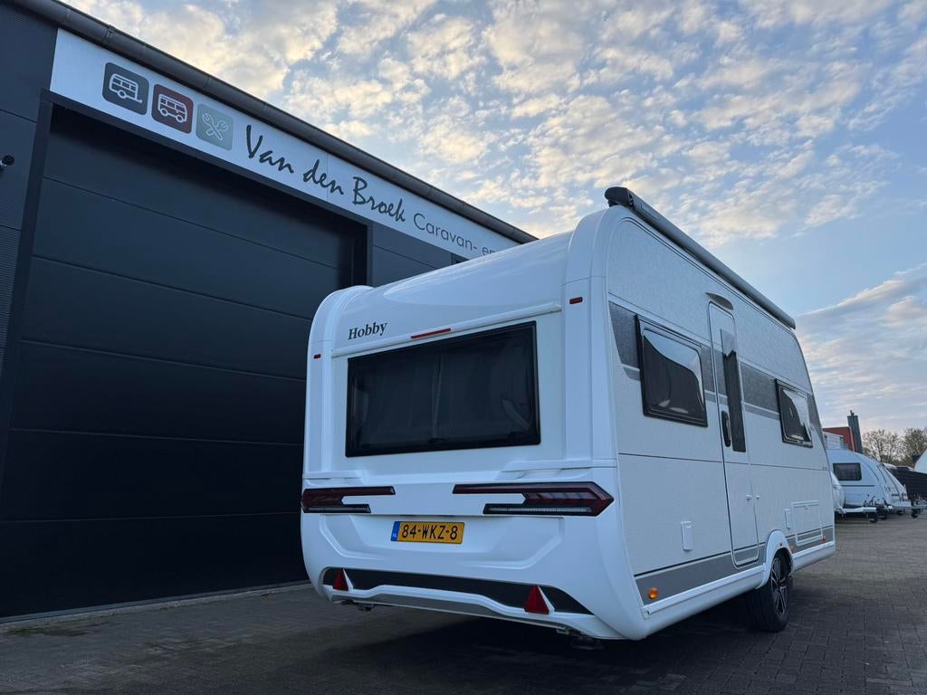 Hobby 460 UFE 2024 Luifel , mover , fietsdrager, Caravans en Kamperen, Caravans, Rondzit, Hobby, Bedrijf, Schokbreker