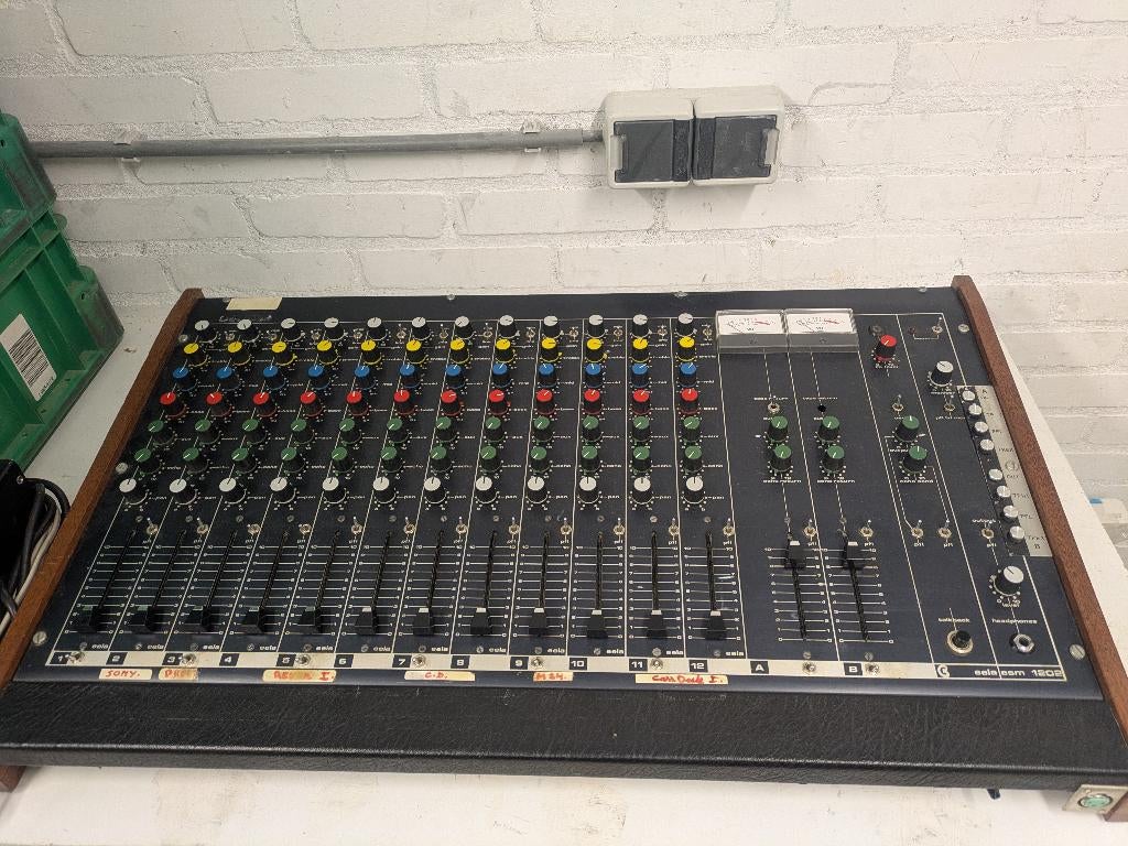 EELA Audio ESM-1202 Mengpaneel - Opknapper, Muziek en Instrumenten, Mengpanelen, Ophalen of Verzenden, Gebruikt, 10 tot 20 kanalen