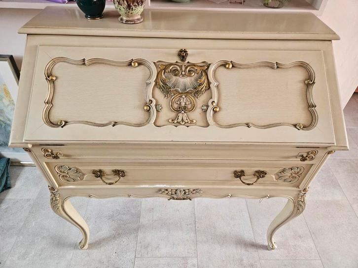 Antiek secretaire bureau met sierlijke details Louis X stijl, Antiek en Kunst, Antiek | Meubels | Kasten, Ophalen