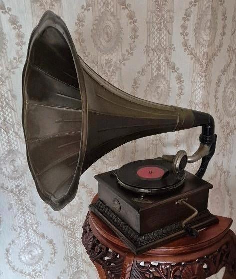 78 toeren hoorn grammofoon his masters voice, Ophalen