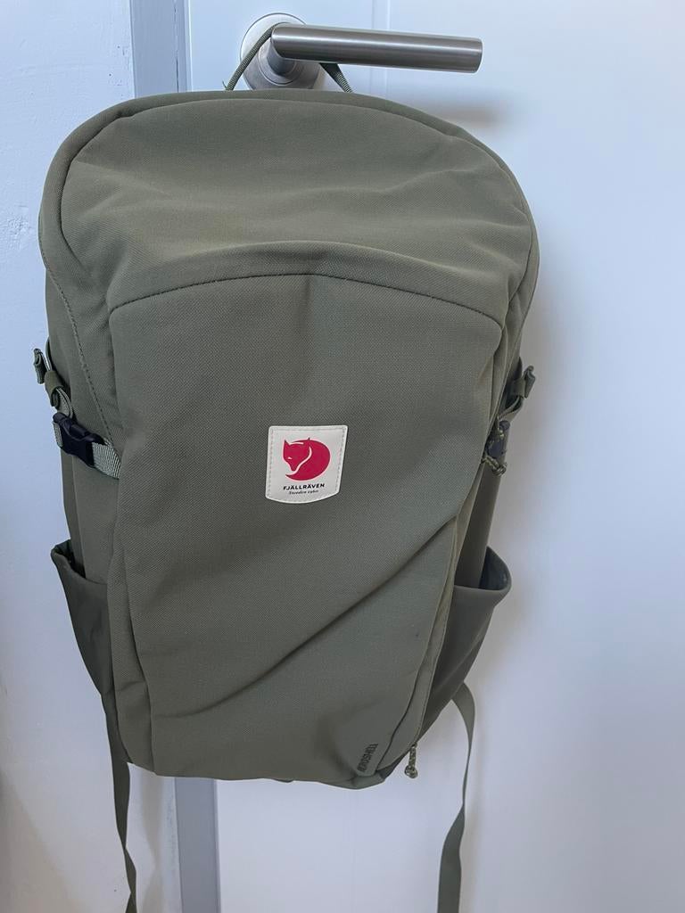 Fjallraven rugzak Ulvo 15 inch green, Ophalen of Verzenden, Zo goed als nieuw, Groen, 30 cm of meer
