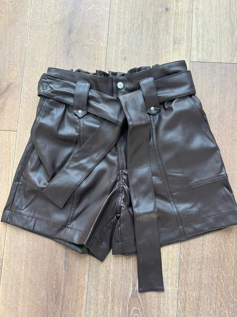 CIMINY vegan leather short bruin mt S, M en L