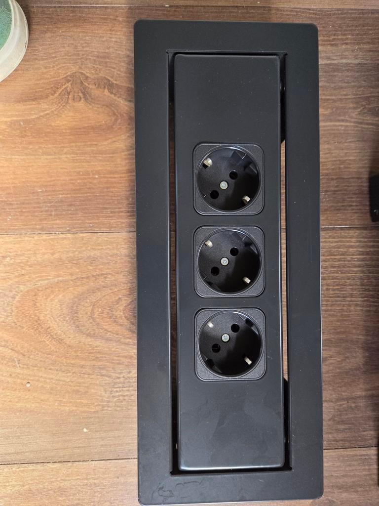 2x Nieuwe Power Desk Inbouwunit met 3 Stopcontacten, Ophalen of Verzenden, Nieuw, Stopcontact