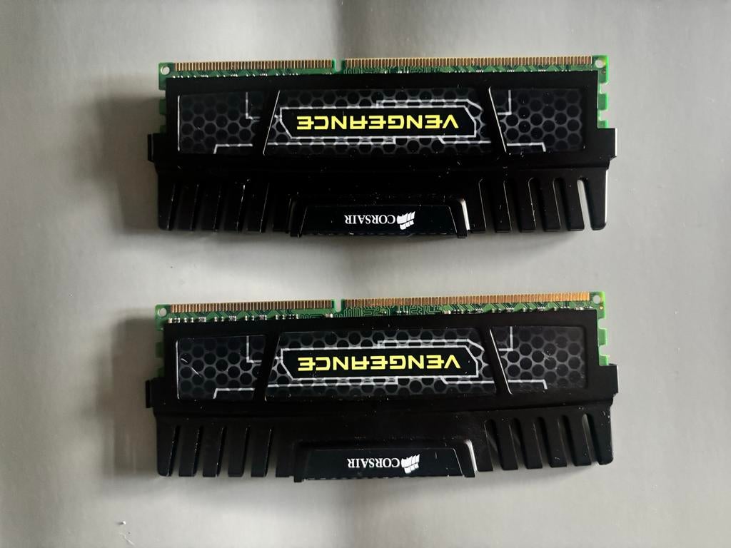 2x 8GB RAM Geheugen 1600MHz (DDR3) - Corsair Vengeance, Computers en Software, RAM geheugen, Ophalen, Gebruikt, DDR3, Desktop