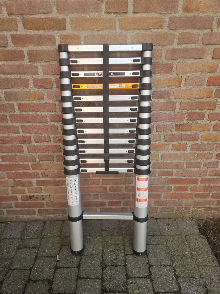 Batavia Giraffe Telescopische Ladder - Compact & Veilig, Ophalen
