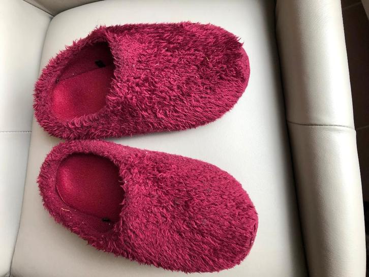 Te koop goede pantoffels., Kleding | Dames, Schoenen, Zo goed als nieuw, Pantoffels of Sloffen, Ophalen of Verzenden