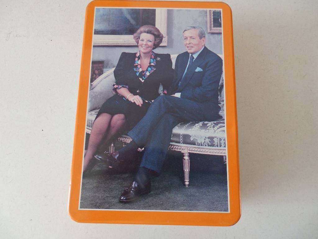 Trommel Claus en Beatrix en Fam, Verzamelen, Ophalen of Verzenden, Zo goed als nieuw, Nederland, Overige typen