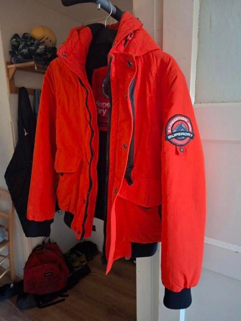 Jas superdry maat M rood, Ophalen of Verzenden, Zo goed als nieuw, Maat 48/50 (M), Jack