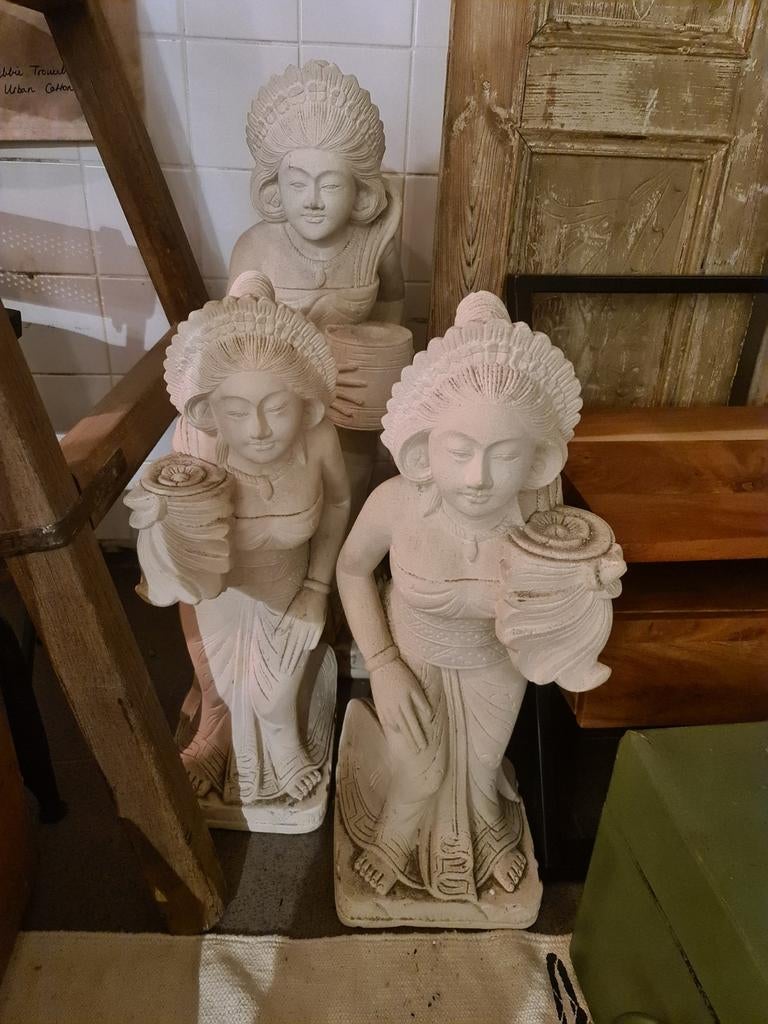 Oude oosterse zandstenen beelden 65cm €75 85cm €95, Ophalen, Natuurlijk materiaal, Handgemaakt, 50 - 100 cm