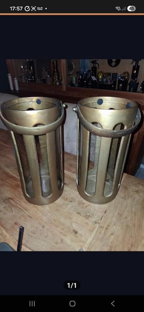2 Goudkleurige Metalen Windlichten, Huis en Inrichting, Woonaccessoires | Kandelaars en Kaarsen, Ophalen