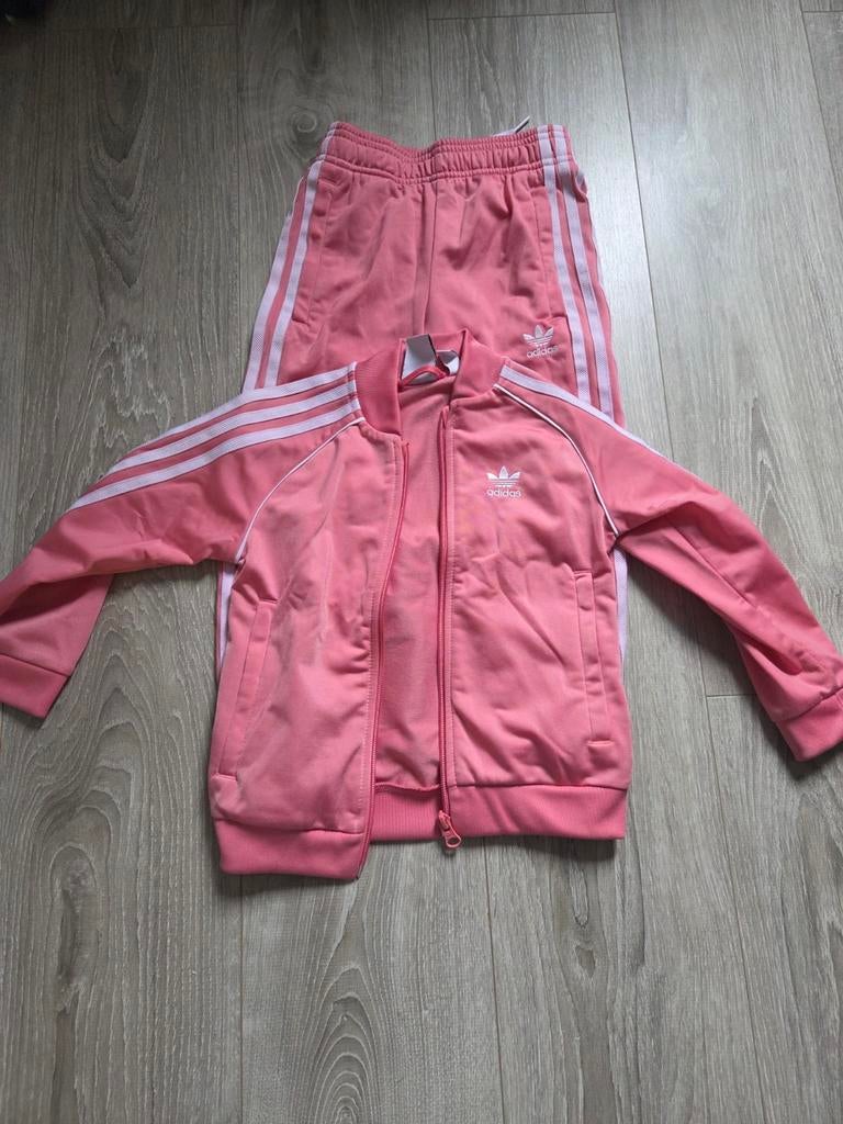 Adidas trainingspak roze maat 110, Adidas, Gebruikt, Meisje, Sport- of Zwemkleding