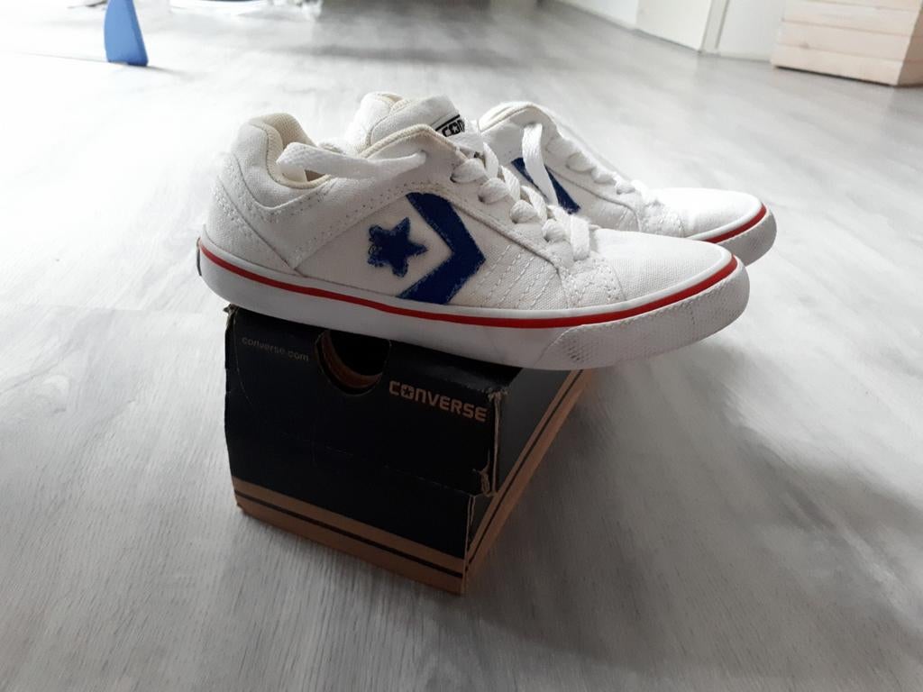 Converse sneakers gympen wit met blauwe ster maat 30, Gebruikt, Jongen of Meisje, Schoenen, Ophalen of Verzenden