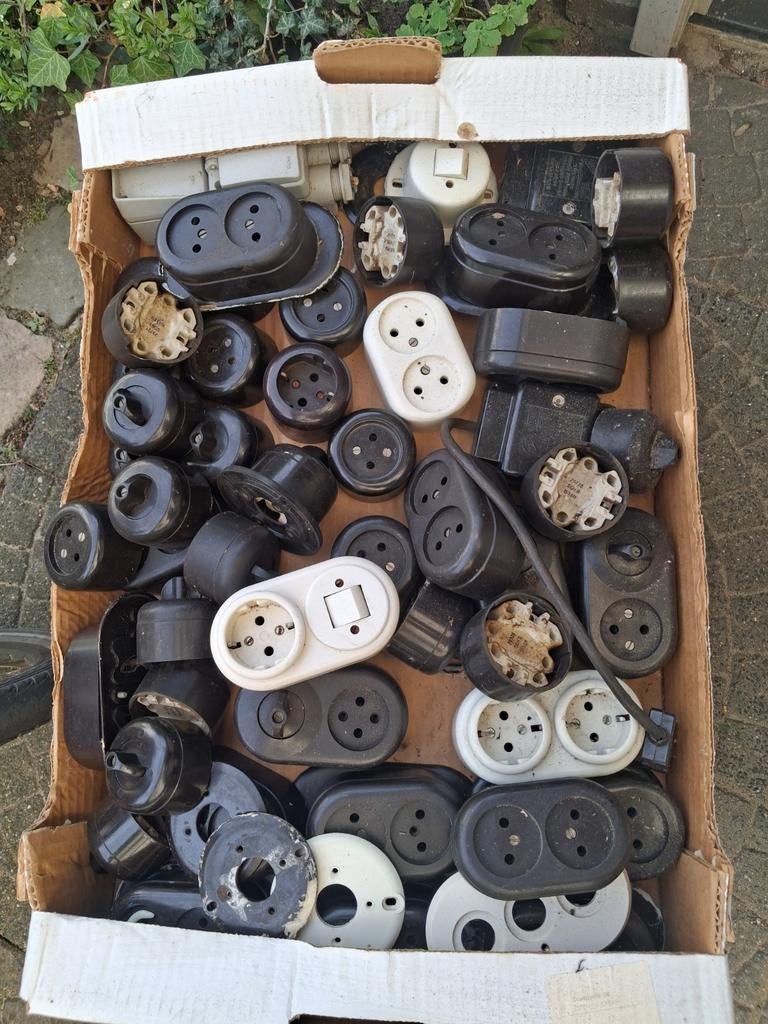 Oude bakelieten schakelmateriaal, Antiek en Kunst, Ophalen of Verzenden