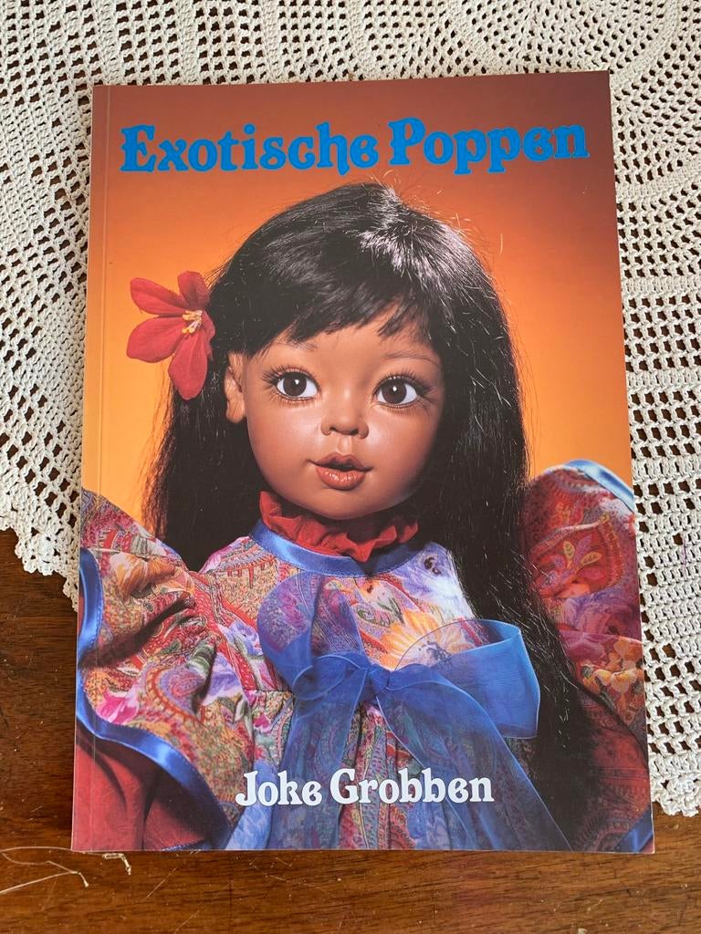 Joke Grobben Exotische poppen met patroon, Hobby en Vrije tijd, Kledingpatronen, Ophalen of Verzenden, Zo goed als nieuw, Vrouw