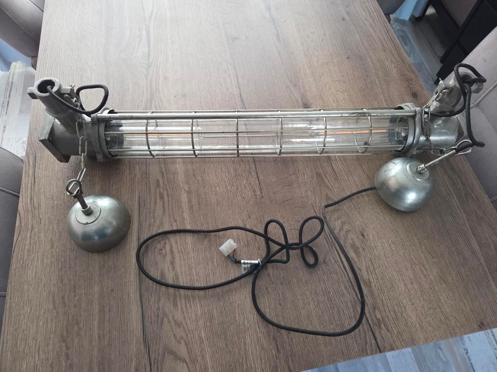 Industriële buislamp - Vintage design, Antiek en Kunst, Antiek | Lampen, Ophalen