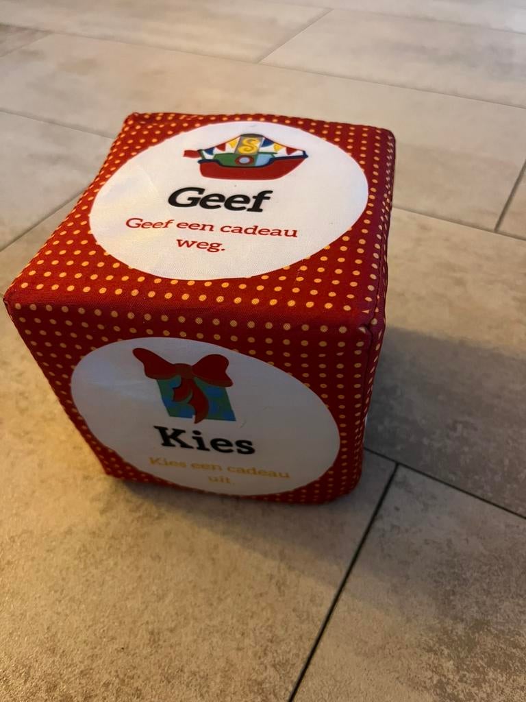 Dobbelsteen voor Sinterklaas spel, Ophalen, Zo goed als nieuw, Overige