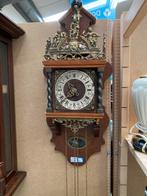 Prachtige Zaanse Klok met Gedetailleerde Versieringen, Antiek en Kunst, Antiek | Klokken, Ophalen of Verzenden
