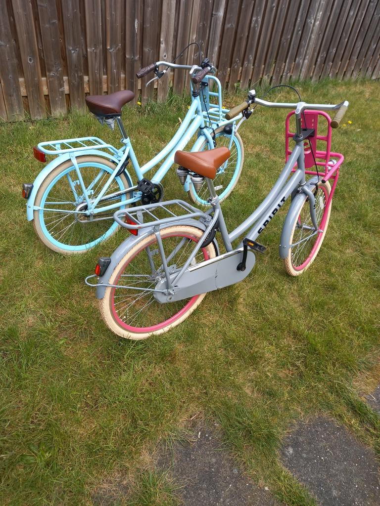 Twee Spirit fietsen, blauw en grijs/roze, 26 inch of meer, Terugtraprem, Gebruikt, Ophalen of Verzenden