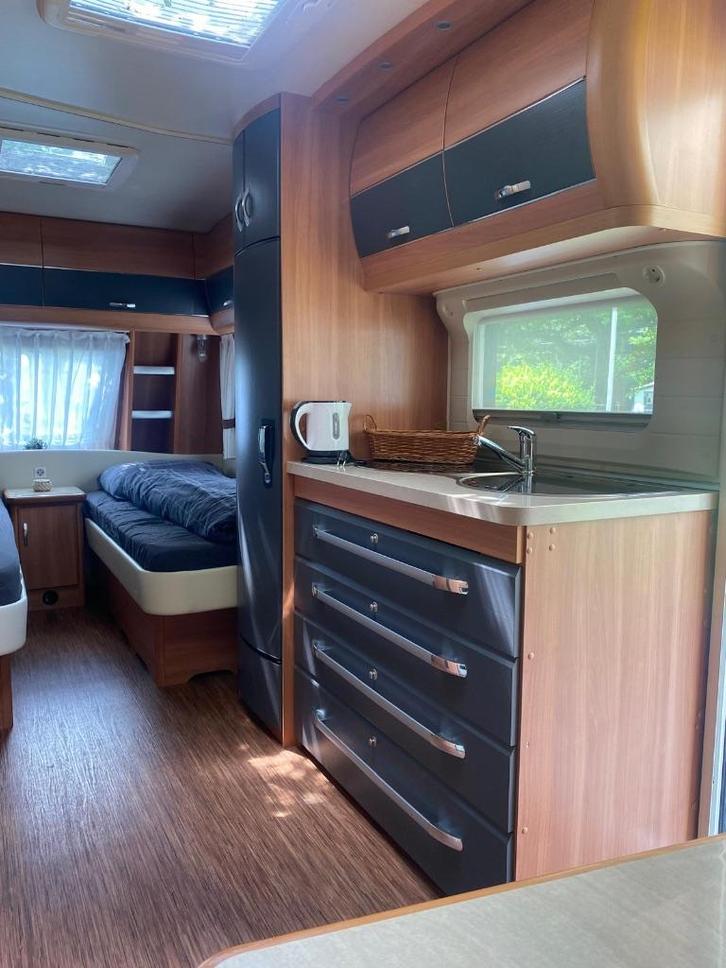 Hobby caravan 495 UL, Caravans en Kamperen, Caravans, Particulier, tot en met 4, Rondzit, Hobby, 2 aparte bedden, 4 tot 5 meter