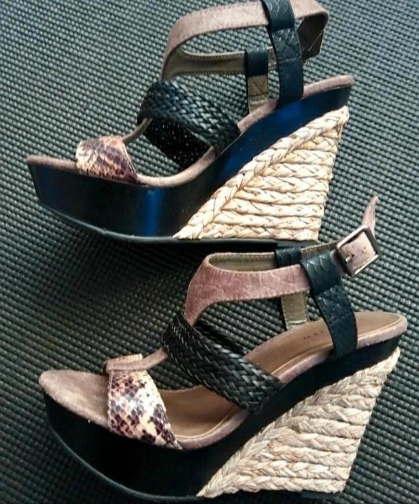 Sandalen sleehak schoenen dames, Kleding | Dames, Schoenen, Blauw, Zo goed als nieuw, Invito, Sandalen of Muiltjes