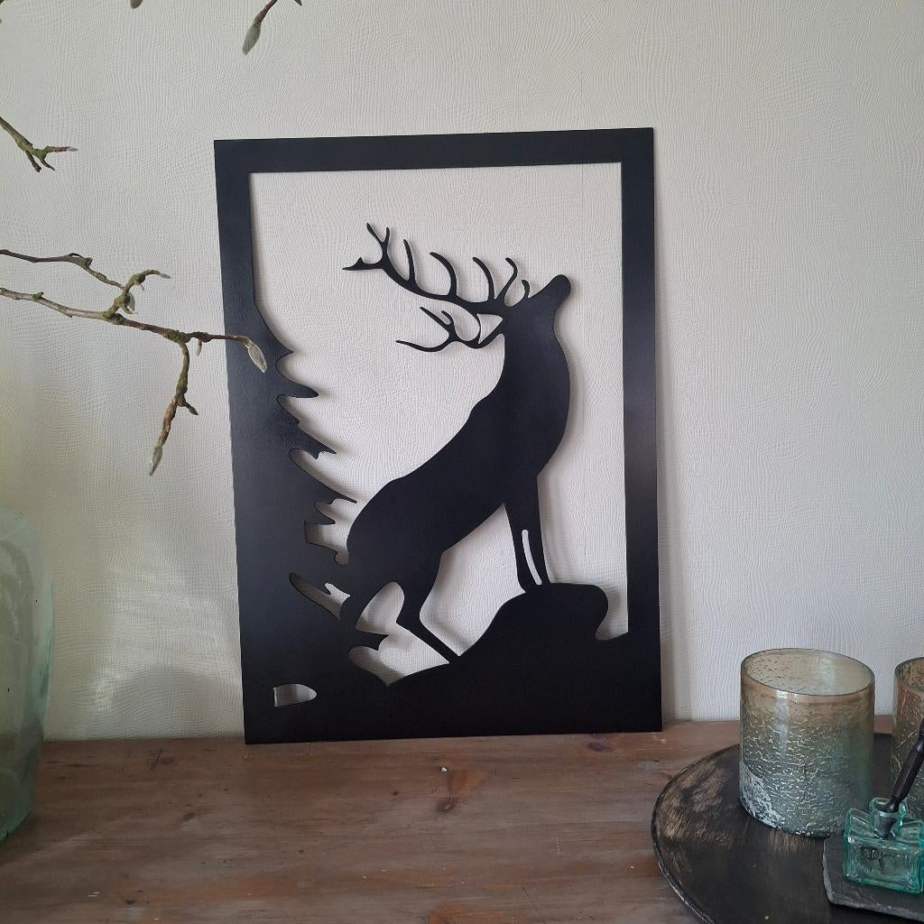 Hert in het bos - Metalen wandpaneel / wanddecoratie, Huis en Inrichting, Metaal, Zwart, Nieuw, Ophalen of Verzenden
