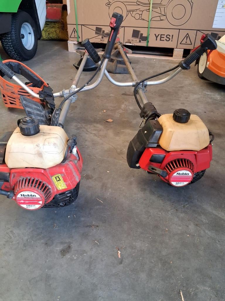 Twee Robin bosmaaiers bermmaaier  loop/sloop samen euro 100, Ophalen of Verzenden, Glas, Gebruikt, Overige materialen