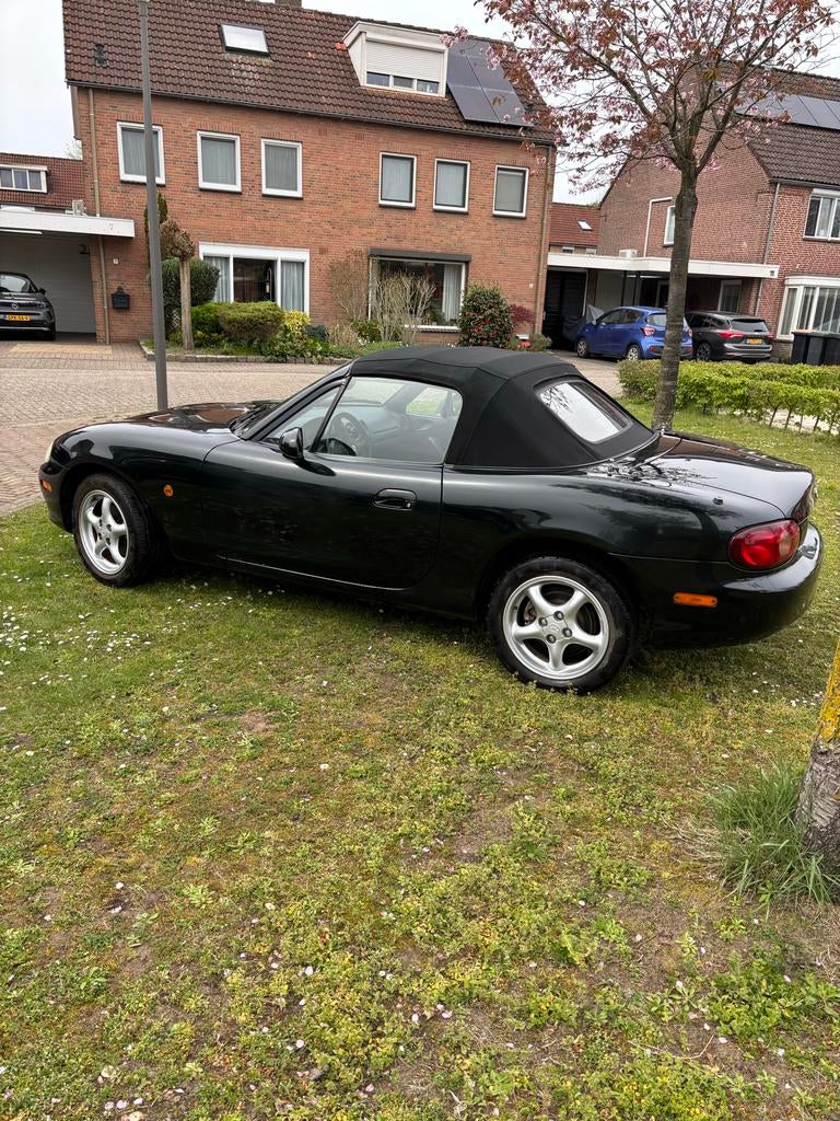 Mazda MX-5 1.6 I 2001 Groen, 196200 km, Achterwielaandrijving, 40 €/maand, 4 cilinders, Cabriolet