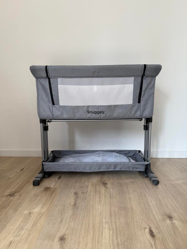 Snuggelz Co-sleeper - Grijs, inclusief klamboe, Kinderen en Baby's, Babywiegjes en Ledikanten, Ophalen, Gebruikt, Wieg