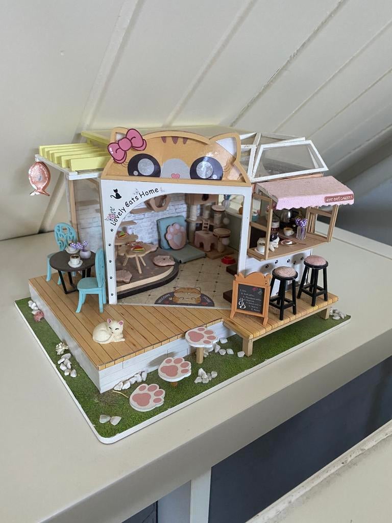 Miniatuur huisje, Ophalen, Zo goed als nieuw, Knutselwerk