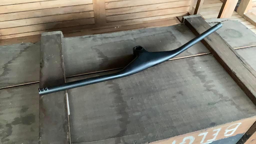 Mountainbike carbon cockpit (stuur-stuurpen), Fietsen en Brommers, Fietsonderdelen, Ophalen of Verzenden, Zo goed als nieuw, Mountainbike