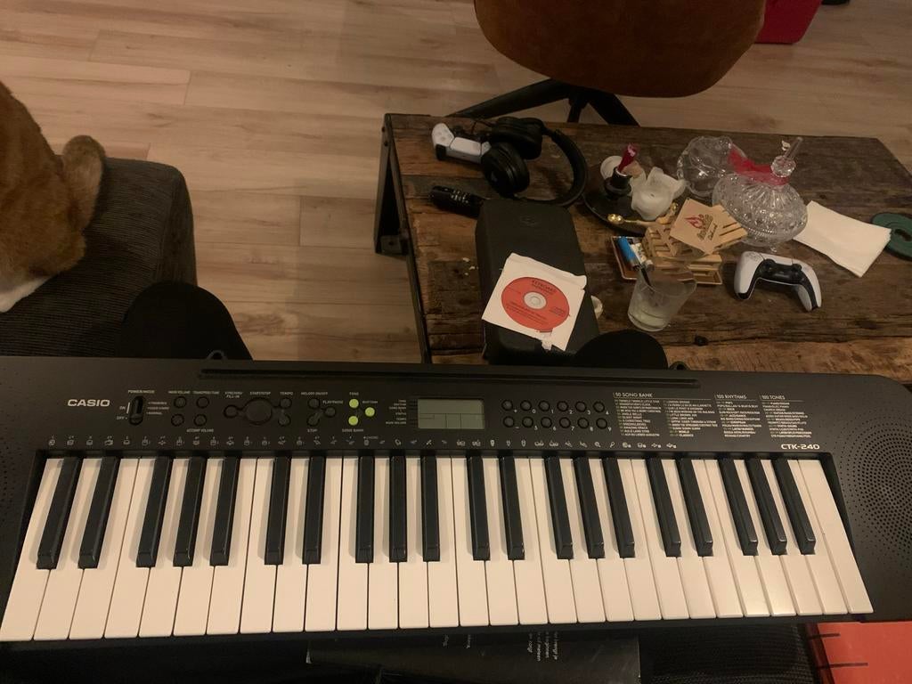 Casio CTK-240 keyboard met boek en oefen-CD, Ophalen, Gebruikt, 49 toetsen, Casio