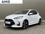 Toyota Yaris 1.5 Hybrid 115 Dynamic 2024 | Stuur- en Stoelve, Gebruikt, Met garantie (alle), 1490 cc, Bedrijf