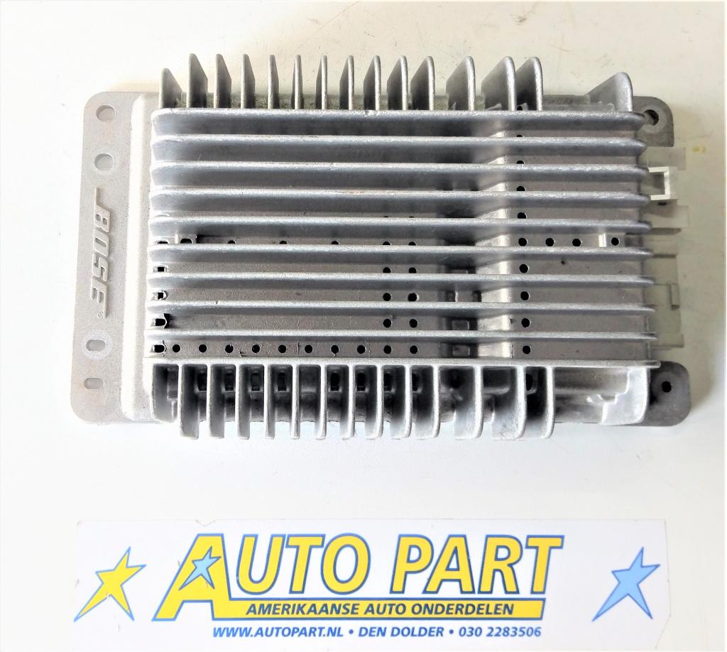 Chevrolet Tahoe radio versterker 2003-2006, Gebruikt, Info@gm.com, Chevrolet, Ophalen of Verzenden