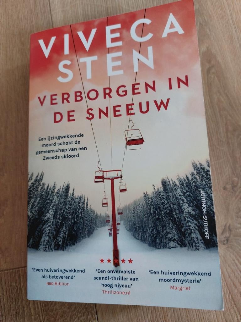 Verborgen in de sneeuw - Viveca Sten, Boeken, Ophalen of Verzenden