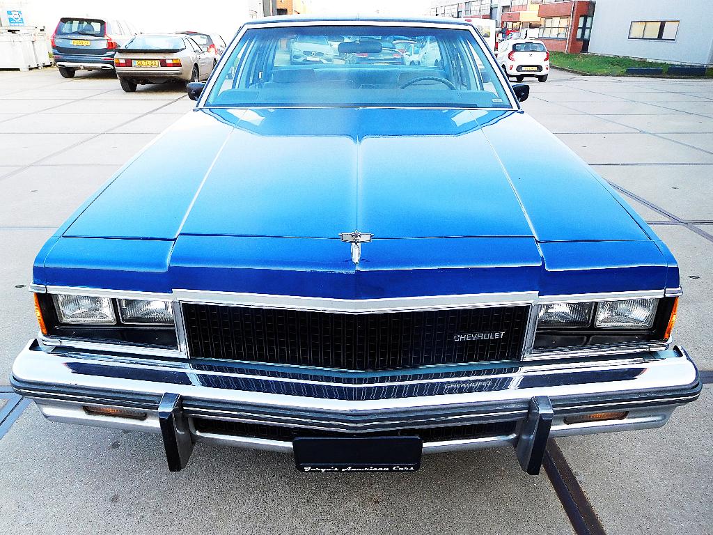Chevrolet Caprice Classic  sedan wegenbelastingvrij, Automaat, Stof, 8 cilinders, Blauw