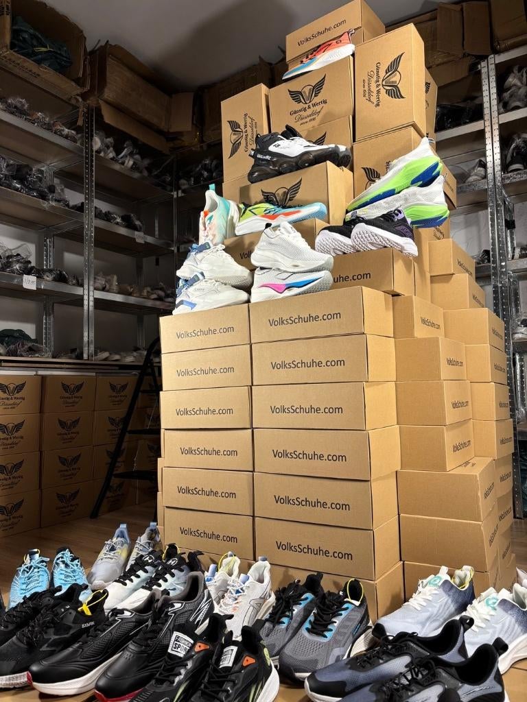 Sneakers Groothandel – tot 85% korting – vanaf 10 paar, Kleding | Heren, Ophalen of Verzenden, Nieuw, Zwart