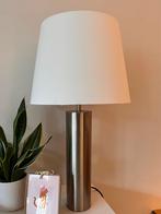 Moderne H&M Home tafellamp zilver/chroom cilinder, Huis en Inrichting, Lampen | Tafellampen, Ophalen, Zo goed als nieuw, Metaal