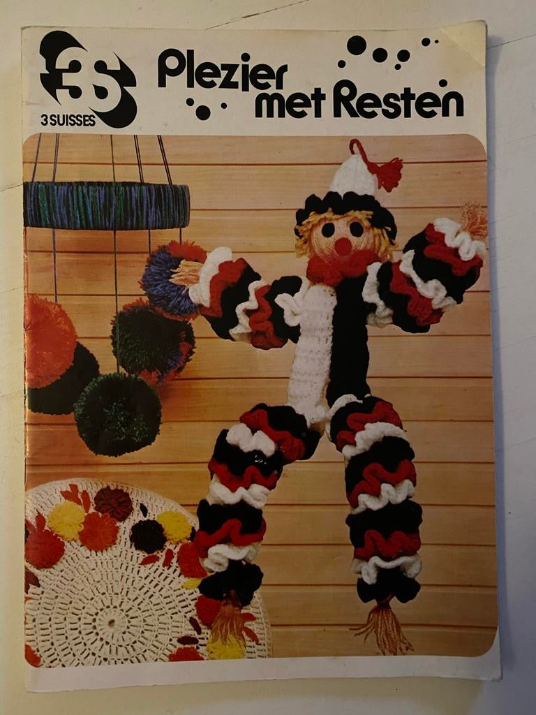 3 Suisses Boek: Plezier met Resten - Brei- en Haakpatronen, Ophalen of Verzenden, Gebruikt, Breien of Haken, Patroon of Boek