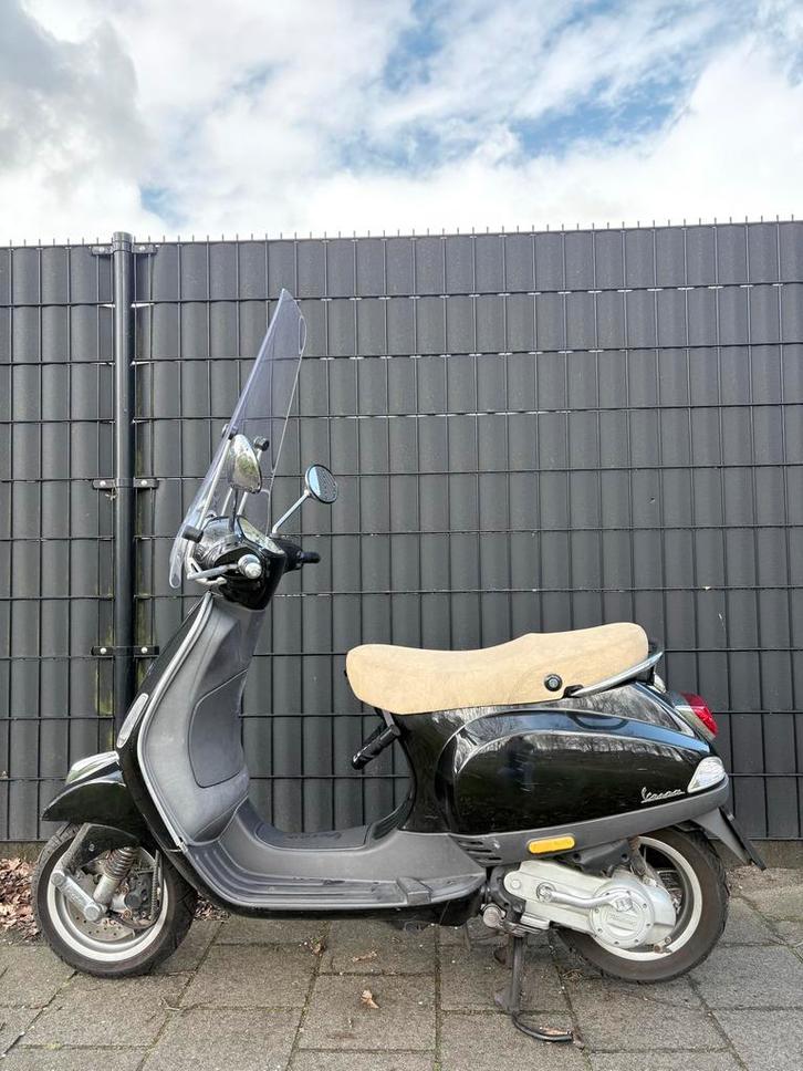 Vespa LX 50 uit 2013, Fietsen en Brommers, Scooters | Vespa, Gebruikt, Vespa LX, Maximaal 45 km/u, Benzine, Ophalen