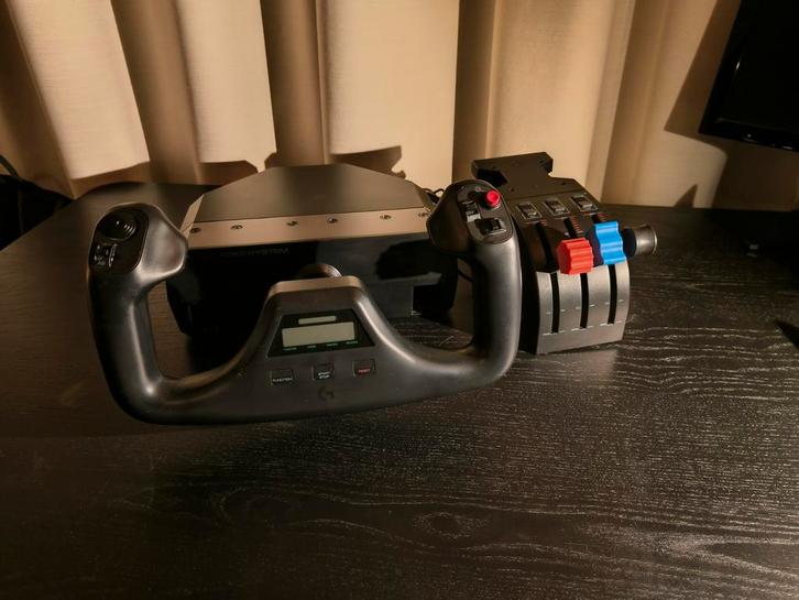 Logitech Saitek Yoke + Throttle Quadrant, Sport en Fitness, Snowboarden, Zo goed als nieuw, Ophalen