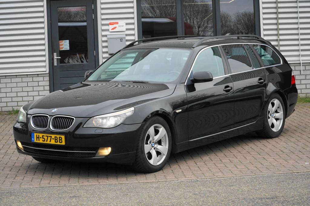 BMW 5-serie Touring 525d PANODAK WERKT NIET, Auto's, BMW, Automaat, Gebruikt, Zwart, 2993 cc