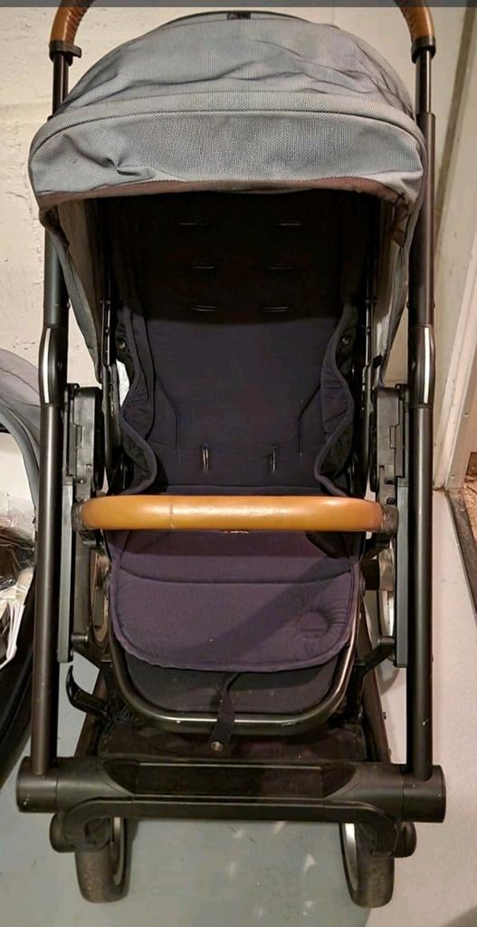 Kinderwagen, Zo goed als nieuw, Met reiswieg, Mutsy, Ophalen
