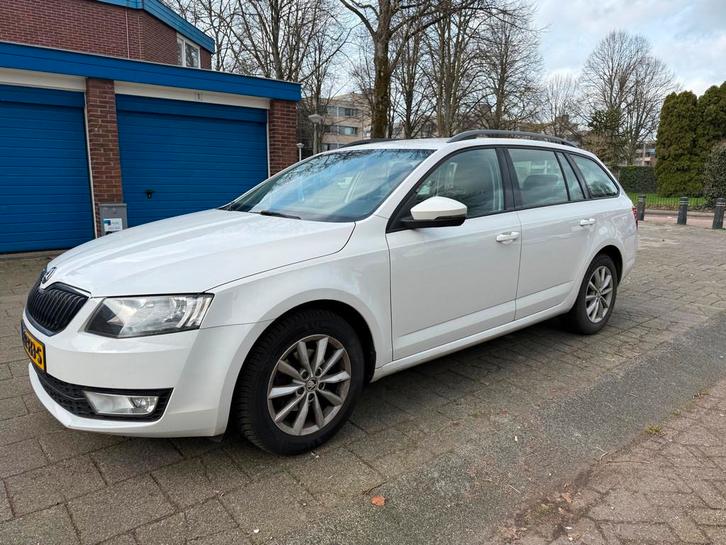 Skoda Octavia Combi 1.6 TDI Automaat Businessline Cruise Sno, Auto's, Skoda, Bedrijf, Te koop, Octavia, ABS, Airbags, Airconditioning